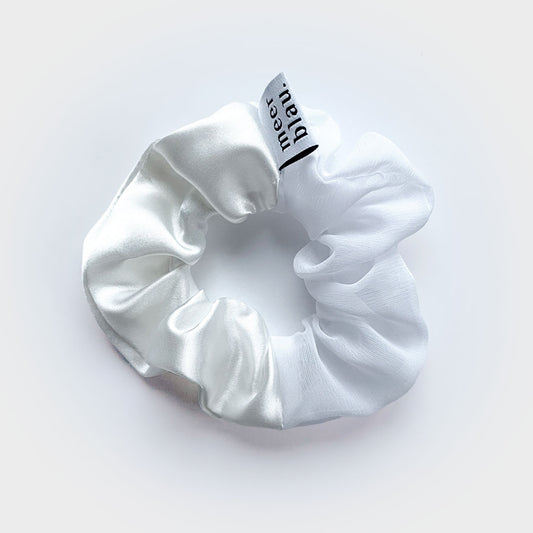zweifarbiger Scrunchie weiß