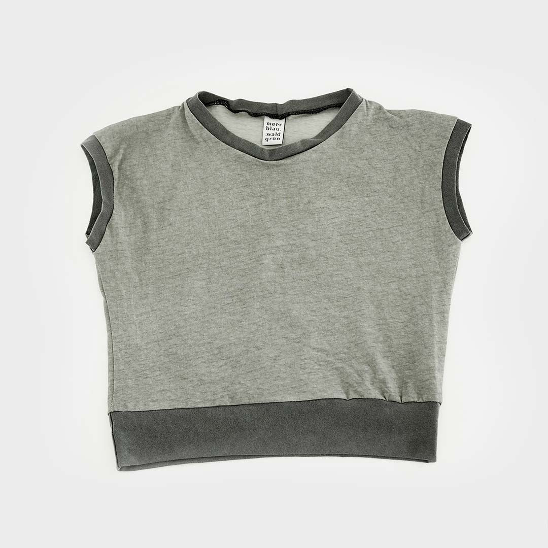 GREY SHIRT