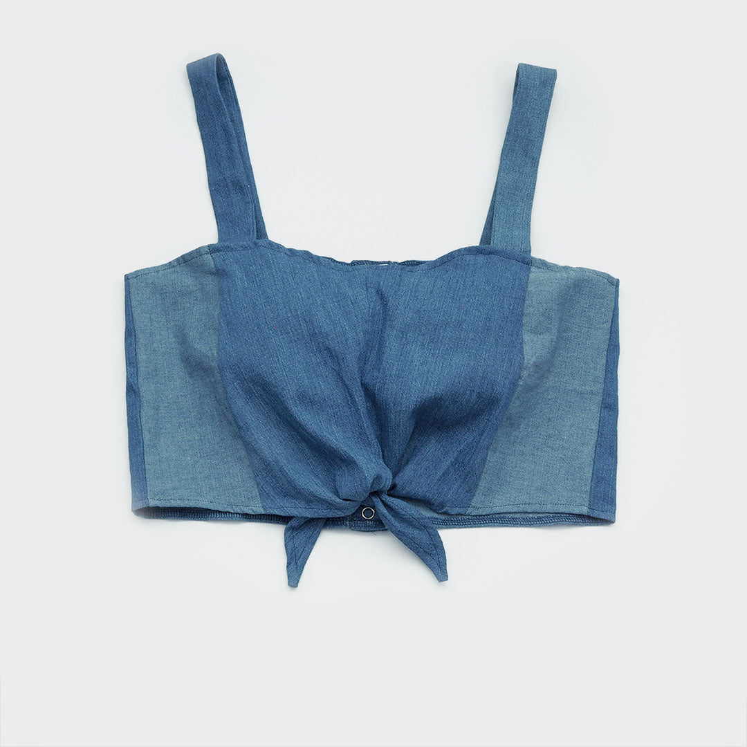 meerblau waldgrün Upcycling Martha Top Jeans von vorn
